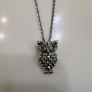 🦋 3/$9 Boutique rhinestone owl Necklace pendent silver